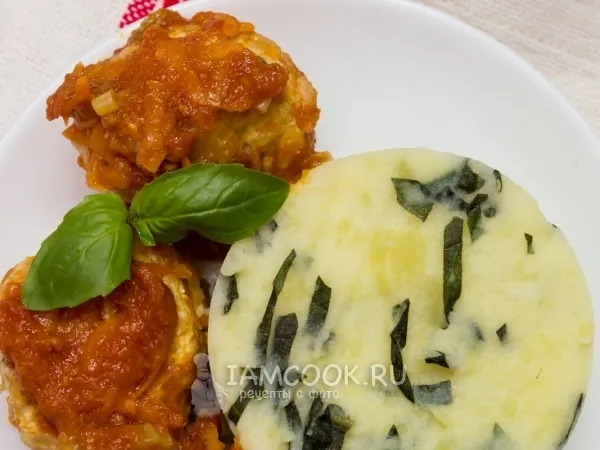 Фото готового блюда: Тефтели с рисом в томатном соусе