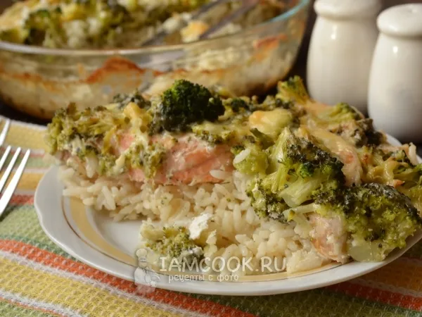 Фото блюда: Запеканка из семги, риса и брокколи