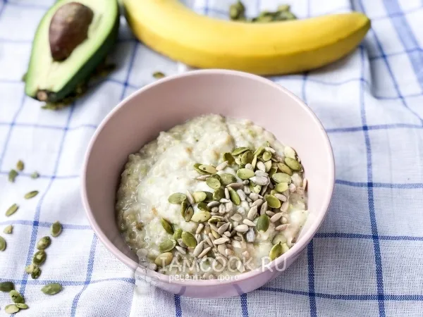 Фото готового блюда: Овсяная каша с авокадо и бананом