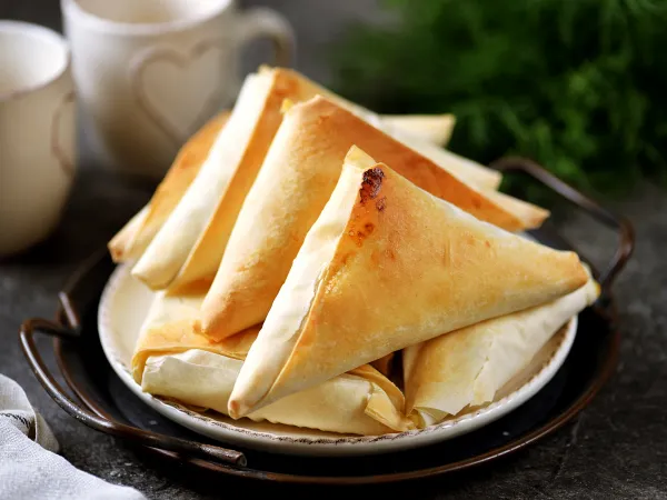 Фото готового блюда: Треугольники из теста фило (с творогом и адыгейским сыром)