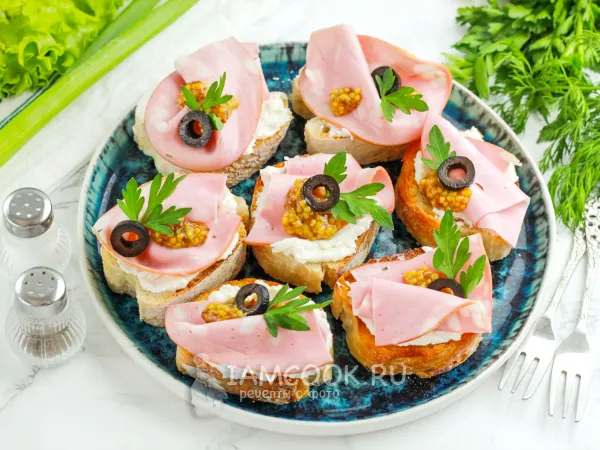 Фото готового блюда: Брускетта с мортаделлой