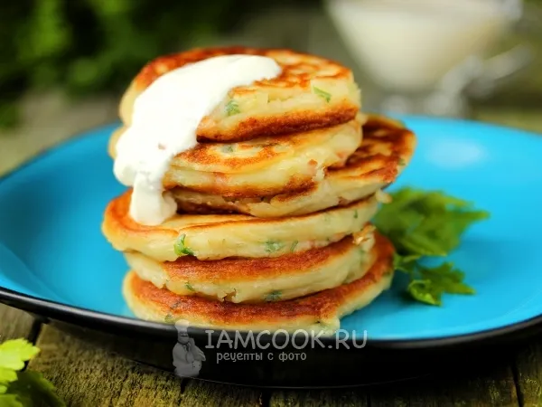 Фото блюда: Оладьи с колбасой и зеленью