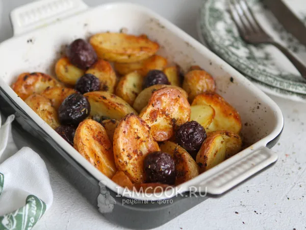 Фото готового блюда: Картофель по-испански в духовке