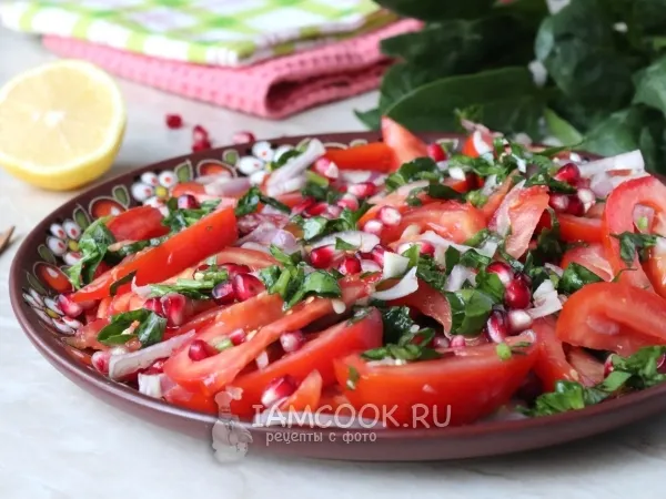 Фото блюда: Салат из помидоров с гранатом