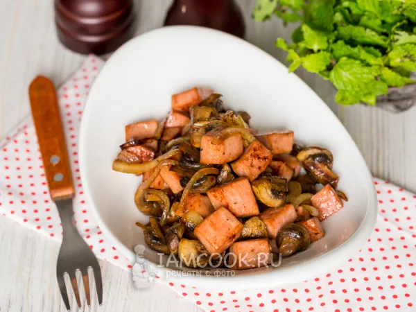 Фото блюда: Жареные шампиньоны с колбасой