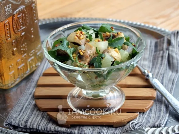 Фото готового блюда: Салат с грибами и ананасами