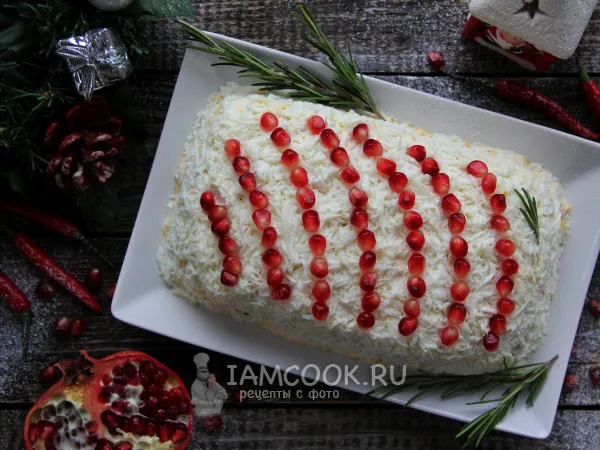 Фото готового блюда: Салат «Бусы на снегу» с курицей