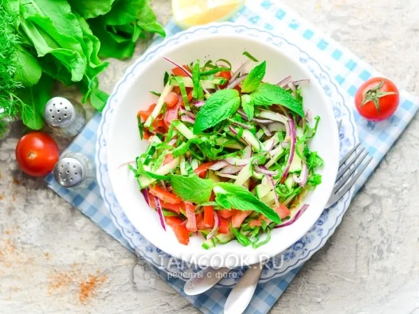 Фото блюда: Салат из щавеля и свежих овощей