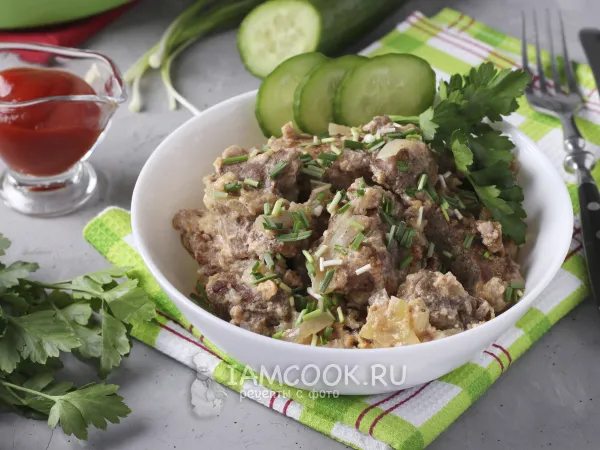 Фото готового блюда: Телятина в сметанно-чесночной заливке