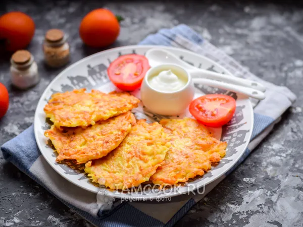 Фото готового блюда: Драники из картофеля и моркови