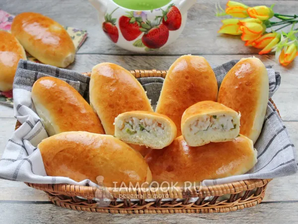 Фото готового блюда: Пирожки с курицей и рисом