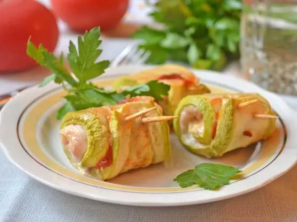 Фото блюда: Кабачковые рулетики с курицей