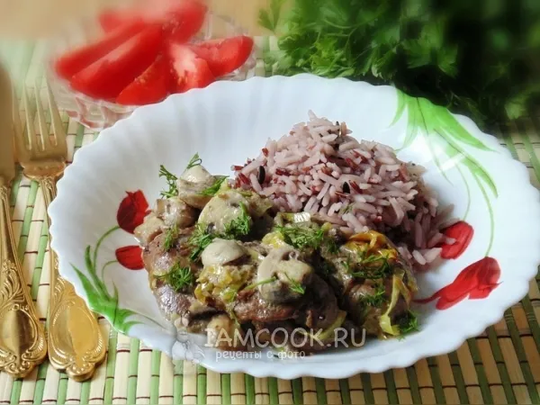 Фото блюда: Куриная печень с грибами в сметане