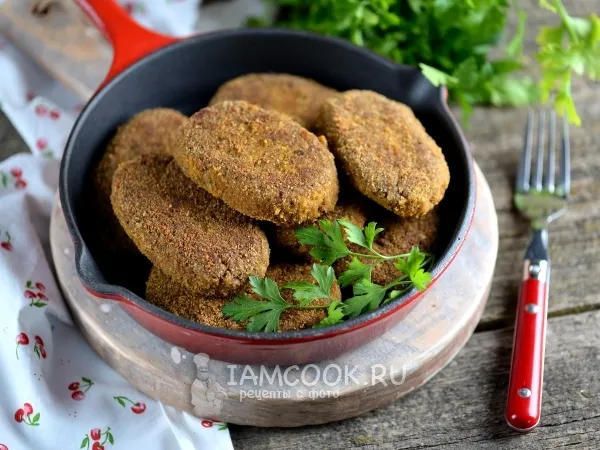 Фото готового блюда: Печеночные котлеты с гречкой