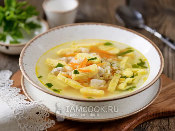 Фото готового блюда: Куриный суп с яичными блинчиками
