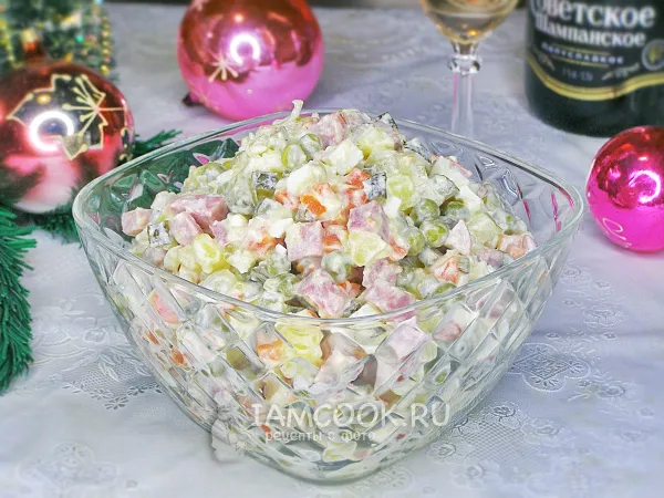 Фото готового блюда: Оливье с краковской колбасой