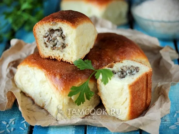 Фото готового блюда: Пирожки печёные с лёгким и рисом