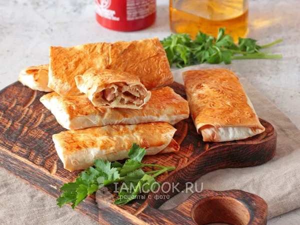 Фото готового блюда: Конвертики из лаваша с курицей