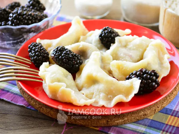 Фото блюда: Вареники с ежевикой