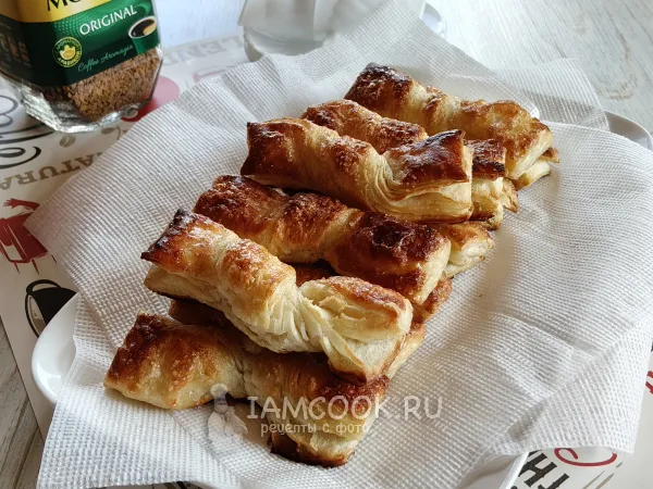 Фото блюда: Бантики из слоеного теста