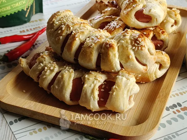 Фото блюда: Сардельки в слоеном тесте в духовке