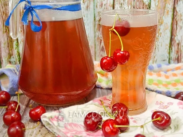 Фото блюда: Компот из черешни в кастрюле