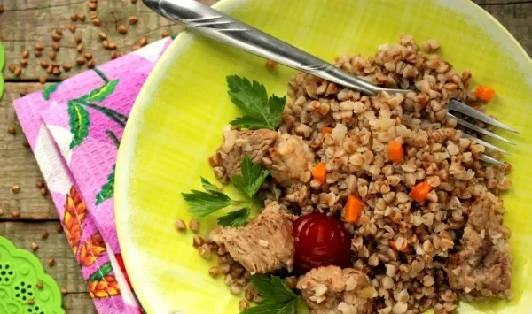 Фото блюда: Гречка со свиным мясом в духовке