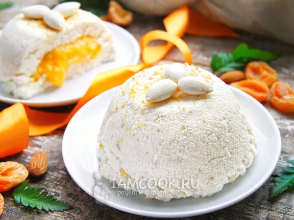 Фото готового блюда: Творожная пасха-фондан с соусом из кураги