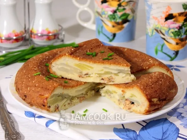 Фото готового блюда: Пирог рыбный с сайрой в мультиварке