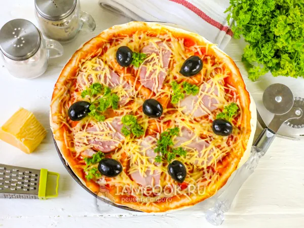 Фото готового блюда: Пицца с балыком и оливками на лаваше