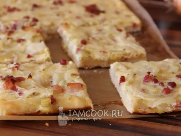 Фото готового блюда: Немецкий луковый пирог (Zwiebelkuchen)