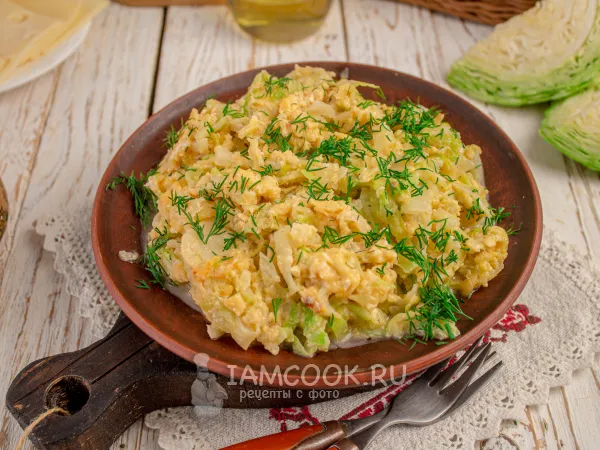 Фото блюда: Жареная молодая капуста с яйцом и сыром