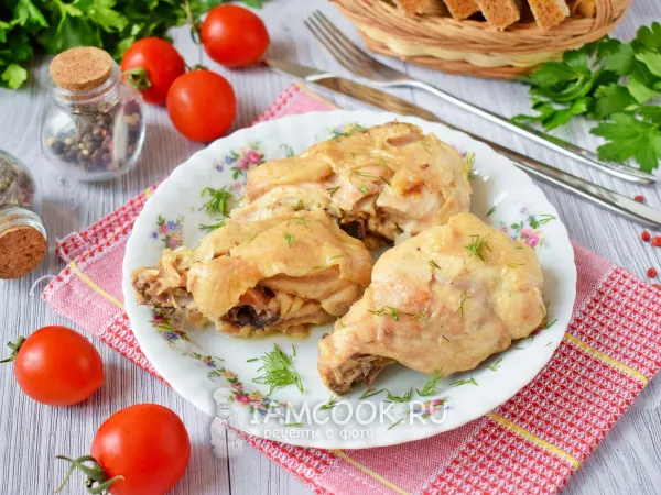 Фото готового блюда: Курица в луково-сметанном соусе