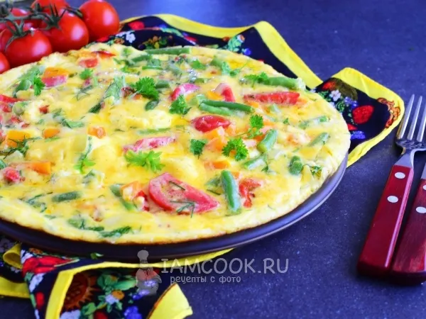 Фото блюда: Омлет с овощами на сковороде