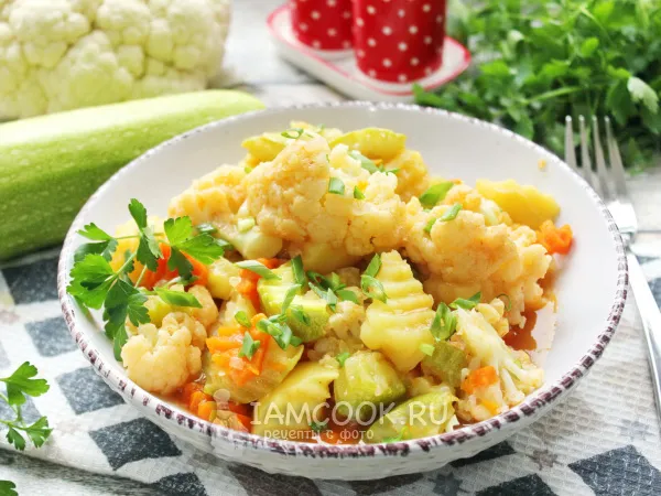 Фото блюда: Цветная капуста с картошкой и кабачками