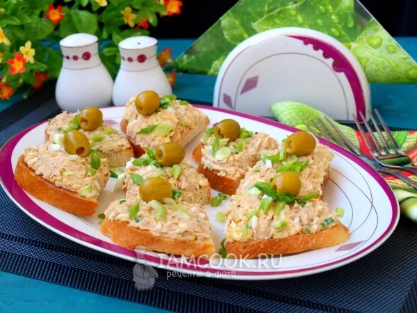 Фото блюда: Бутерброды с консервированным тунцом