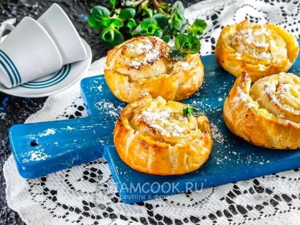 Фото блюда: Булочки из слоеного теста с творогом