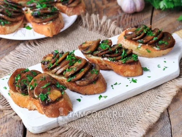 Фото готового блюда: Брускетта с грибами