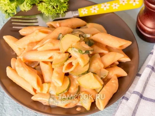 Фото блюда: Паста с цукини в сливочно-томатном соусе