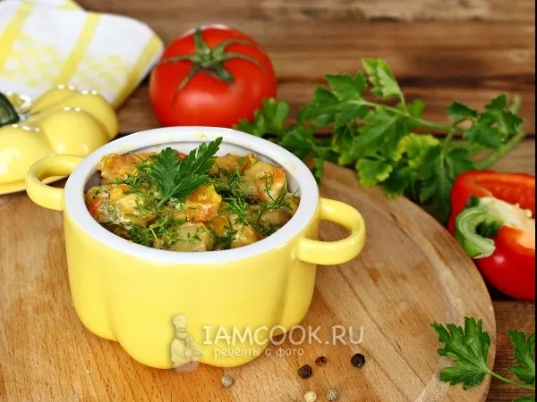 Фото готового блюда: Куриное филе с овощами и грибами