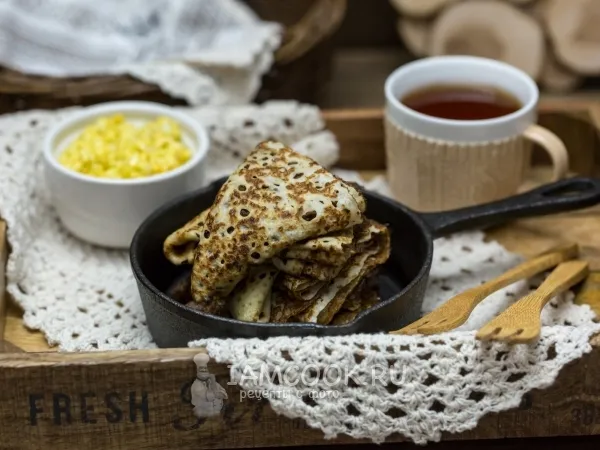 Фото блюда: Блины с дырочками на молоке (классический рецепт)