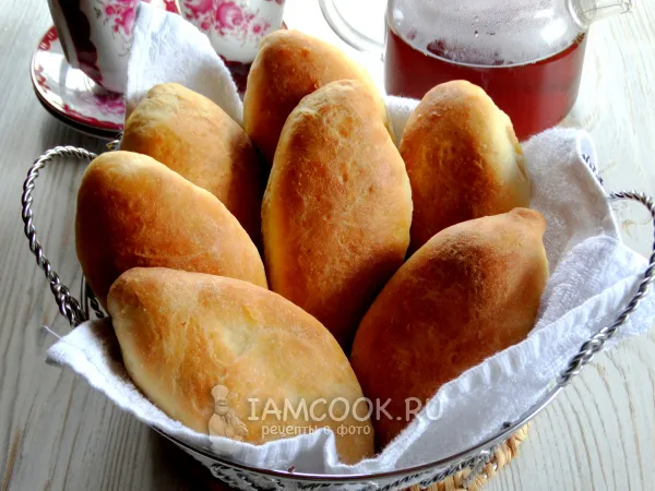 Фото готового блюда: Пирожки с капустой и колбасой