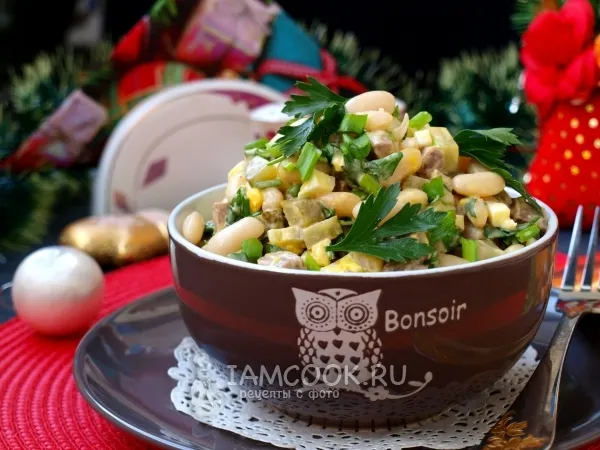 Фото блюда: Салат с языком, фасолью и яйцом