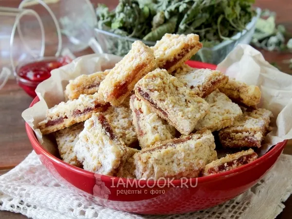 Фото готового блюда: Печенье тертое с вареньем