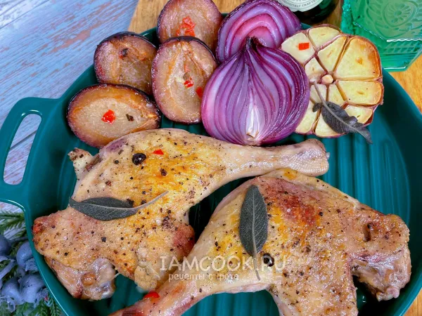 Фото блюда: Утиные ножки в имбирном пиве со сливами и можжевеловыми ягодами