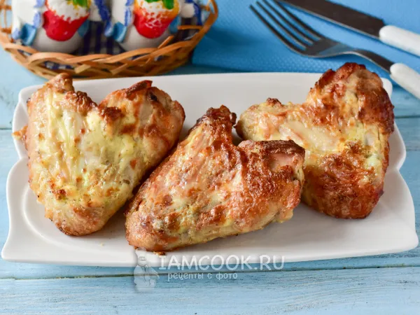 Фото готового блюда: Куриные крылышки в сметане в духовке