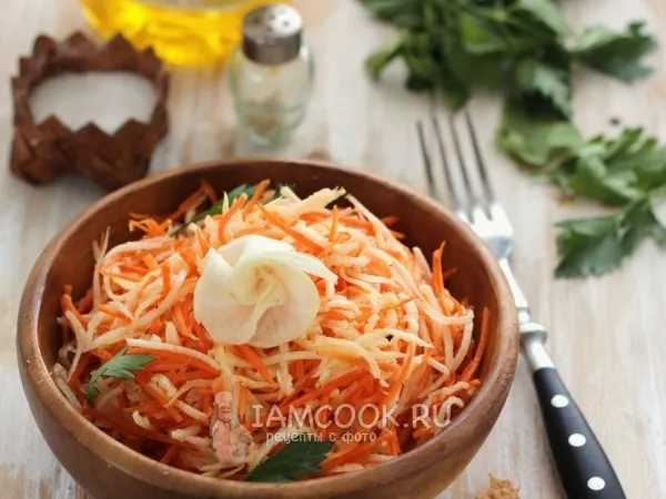 Фото блюда: Салат из редьки с морковью с маслом
