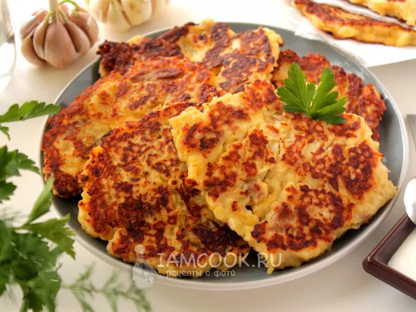 Фото блюда: Картофельная лепешка с курицей и сыром