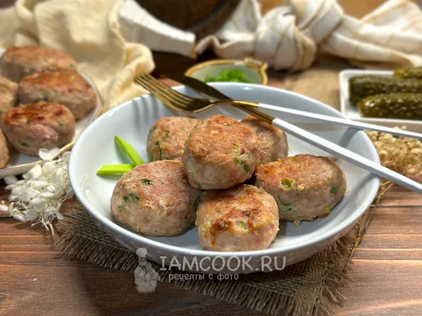 Фото блюда: Котлеты из свинины на сковороде