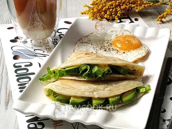 Фото блюда: Лепешка роти с авокадо